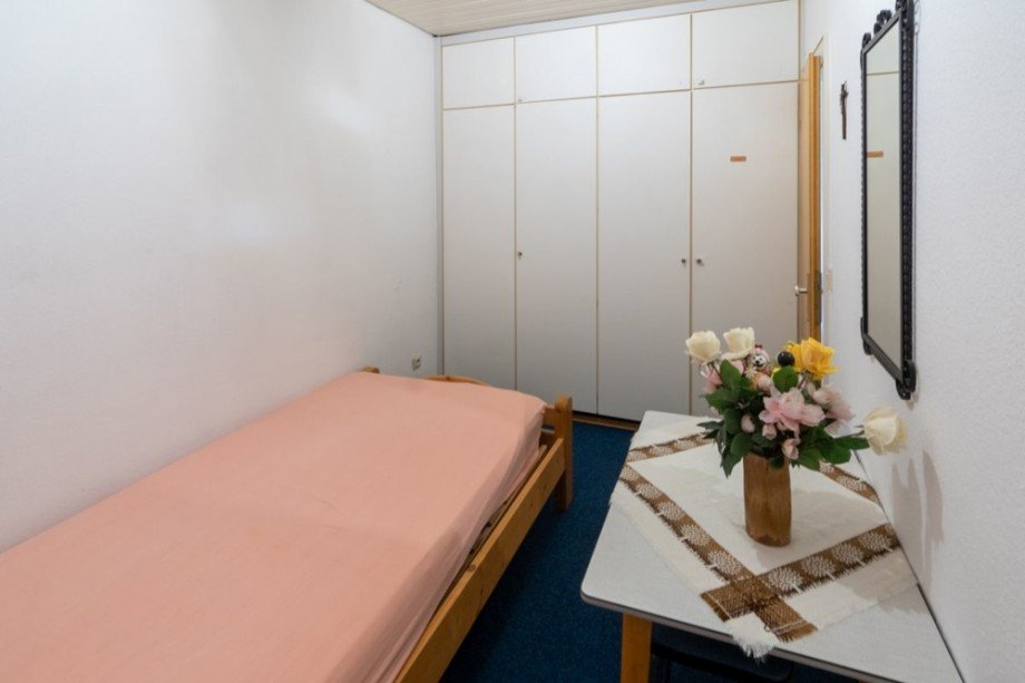 7856 Schlafzimmer II Bild II Doppelhaush�lfte Berumbur