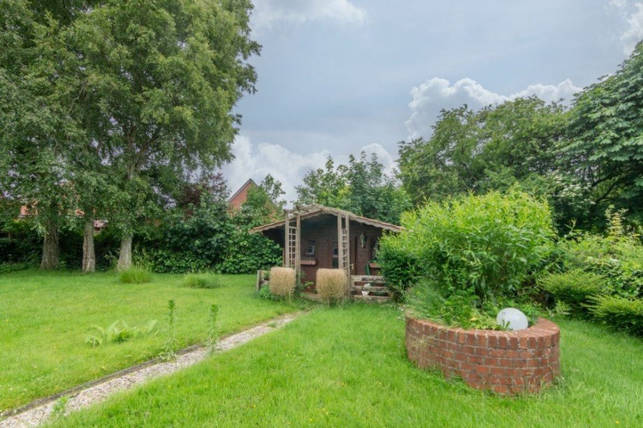 7983 Garten mit Gartenh�uschen Einfamilienhaus Norden