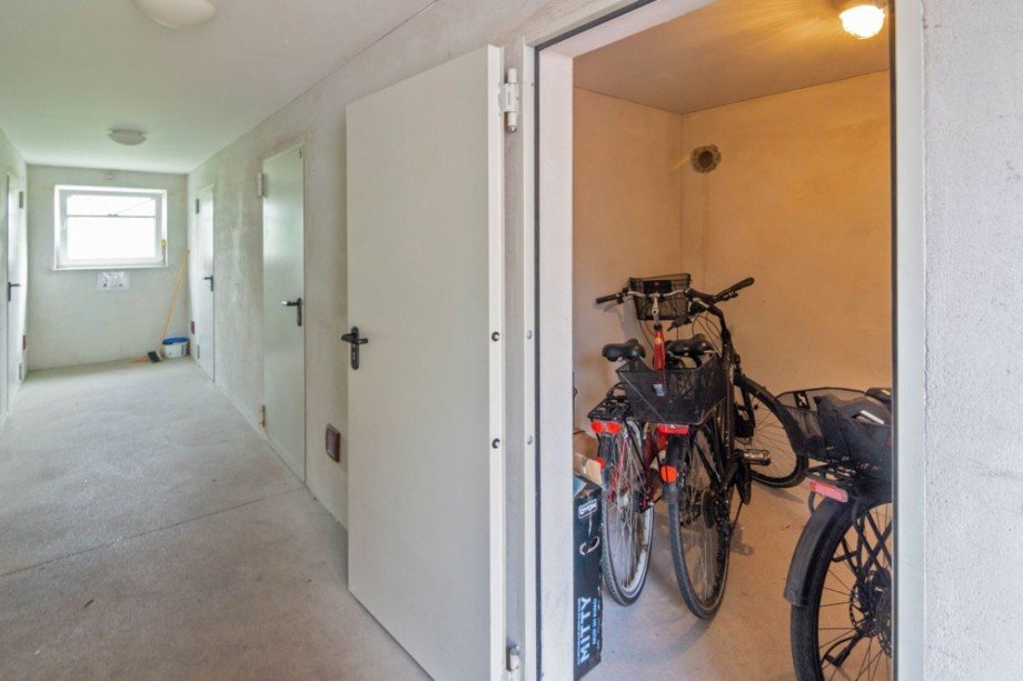 7998 Massiver Abstellraum im Au�enbereich Etagenwohnung Norden
