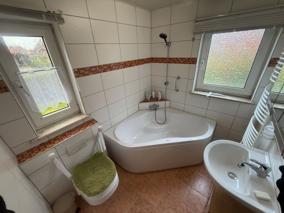 7983 Bad EG Bild I Einfamilienhaus Norden