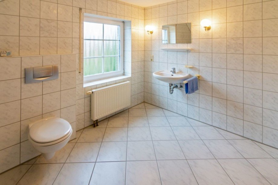 7889 Bad OG Bild III Einfamilienhaus Krummh�rn / Grimersum