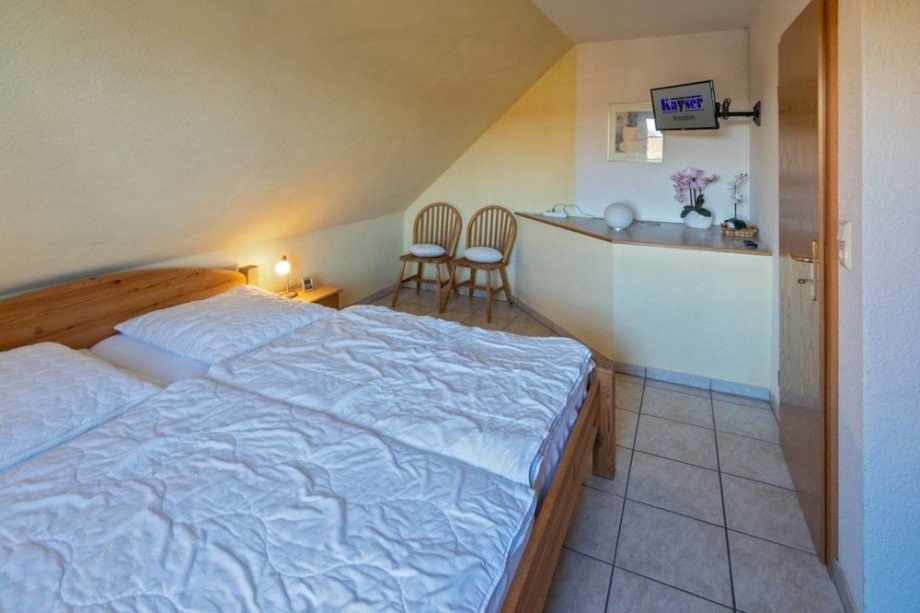 7868 Schlafzimmer I Bild II Reihenhaus Norden