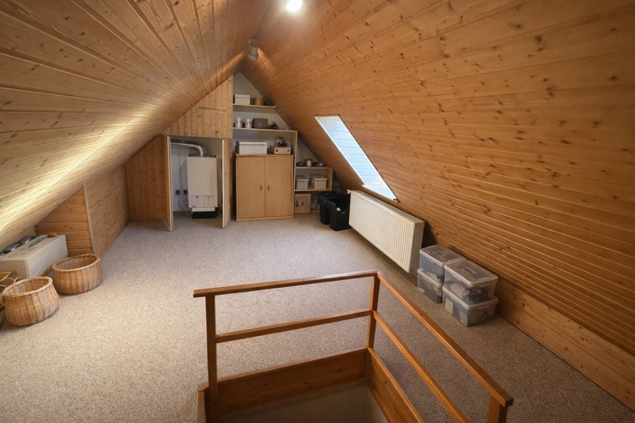7962 Dachboden Etagenwohnung Norden