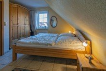 7868 Schlafzimmer I Bild III Gelungen aufgeteiltes Reihenendhaus in hervorragender Wohnlage zwischen Norden und Norddeich!